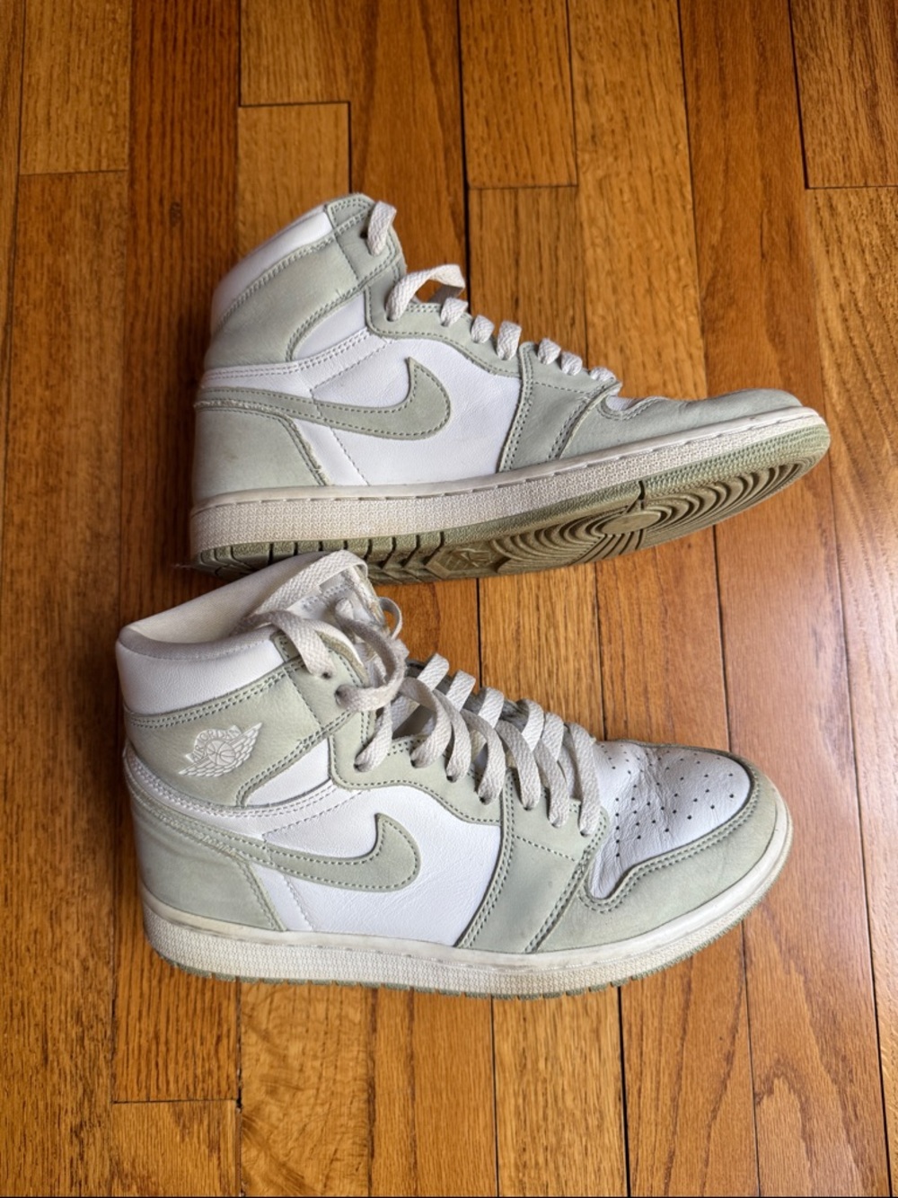 Jordan 1 Retro High OG
Seafoam
